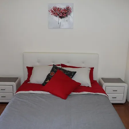 Family Vacation By The Sea With Large Terrace Daire