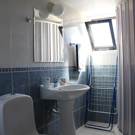 Family Vacation By The Sea With Large Terrace Daire *